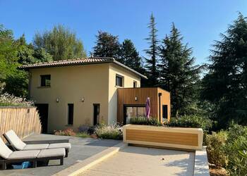 2023365 image1 - Sainte Foy Immobilier - Ce sont des agences immobilières dans l'Ouest Lyonnais spécialisées dans la location de maison ou d'appartement et la vente de propriété de prestige.