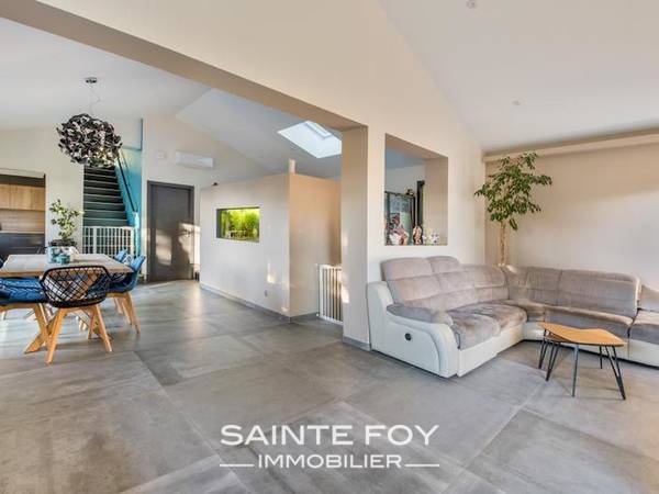 2022707 image3 - Sainte Foy Immobilier - Ce sont des agences immobilières dans l'Ouest Lyonnais spécialisées dans la location de maison ou d'appartement et la vente de propriété de prestige.