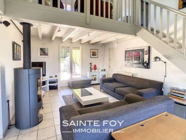 2021906 image2 - Sainte Foy Immobilier - Ce sont des agences immobilières dans l'Ouest Lyonnais spécialisées dans la location de maison ou d'appartement et la vente de propriété de prestige.