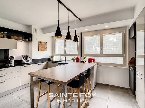 2021182 image5 - Sainte Foy Immobilier - Ce sont des agences immobilières dans l'Ouest Lyonnais spécialisées dans la location de maison ou d'appartement et la vente de propriété de prestige.
