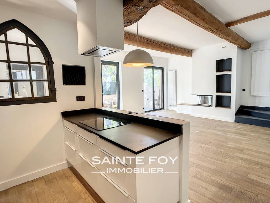 2023427 image1 - Sainte Foy Immobilier - Ce sont des agences immobilières dans l'Ouest Lyonnais spécialisées dans la location de maison ou d'appartement et la vente de propriété de prestige.