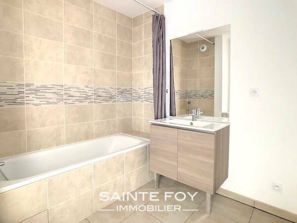 2023433 image5 - Sainte Foy Immobilier - Ce sont des agences immobilières dans l'Ouest Lyonnais spécialisées dans la location de maison ou d'appartement et la vente de propriété de prestige.