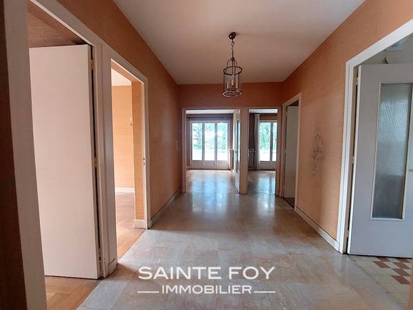 2023418 image8 - Sainte Foy Immobilier - Ce sont des agences immobilières dans l'Ouest Lyonnais spécialisées dans la location de maison ou d'appartement et la vente de propriété de prestige.