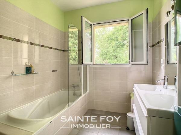 2023456 image7 - Sainte Foy Immobilier - Ce sont des agences immobilières dans l'Ouest Lyonnais spécialisées dans la location de maison ou d'appartement et la vente de propriété de prestige.