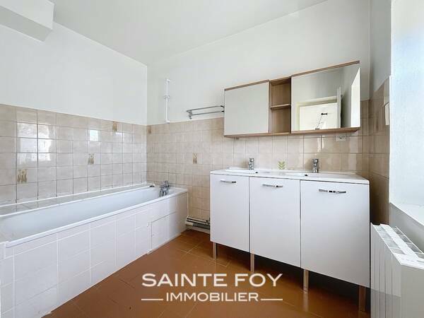 2023455 image6 - Sainte Foy Immobilier - Ce sont des agences immobilières dans l'Ouest Lyonnais spécialisées dans la location de maison ou d'appartement et la vente de propriété de prestige.