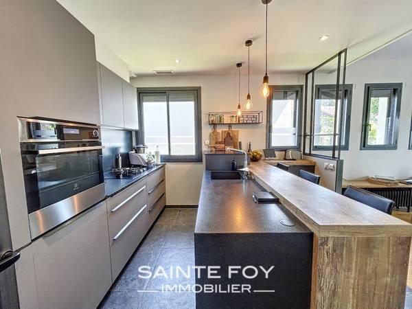 2023531 image3 - Sainte Foy Immobilier - Ce sont des agences immobilières dans l'Ouest Lyonnais spécialisées dans la location de maison ou d'appartement et la vente de propriété de prestige.