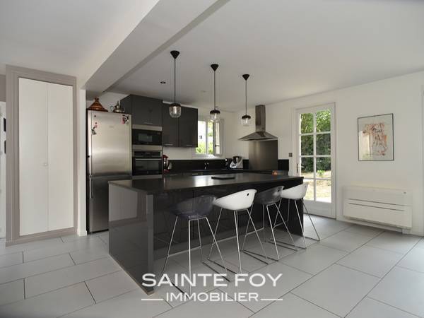17503 image3 - Sainte Foy Immobilier - Ce sont des agences immobilières dans l'Ouest Lyonnais spécialisées dans la location de maison ou d'appartement et la vente de propriété de prestige.