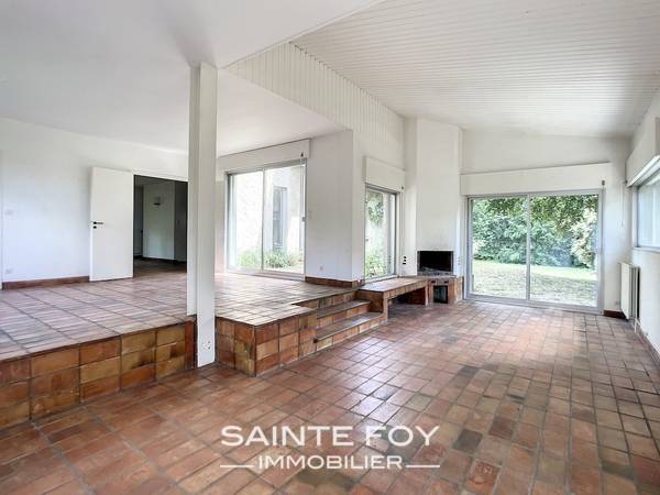 2023627 image3 - Sainte Foy Immobilier - Ce sont des agences immobilières dans l'Ouest Lyonnais spécialisées dans la location de maison ou d'appartement et la vente de propriété de prestige.