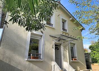 2023614 image1 - Sainte Foy Immobilier - Ce sont des agences immobilières dans l'Ouest Lyonnais spécialisées dans la location de maison ou d'appartement et la vente de propriété de prestige.