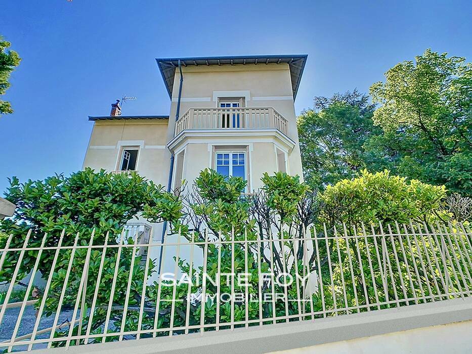 2023671 image1 - Sainte Foy Immobilier - Ce sont des agences immobilières dans l'Ouest Lyonnais spécialisées dans la location de maison ou d'appartement et la vente de propriété de prestige.