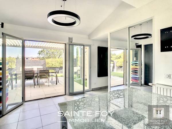 2023732 image5 - Sainte Foy Immobilier - Ce sont des agences immobilières dans l'Ouest Lyonnais spécialisées dans la location de maison ou d'appartement et la vente de propriété de prestige.