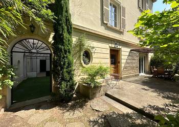 2023741 image1 - Sainte Foy Immobilier - Ce sont des agences immobilières dans l'Ouest Lyonnais spécialisées dans la location de maison ou d'appartement et la vente de propriété de prestige.