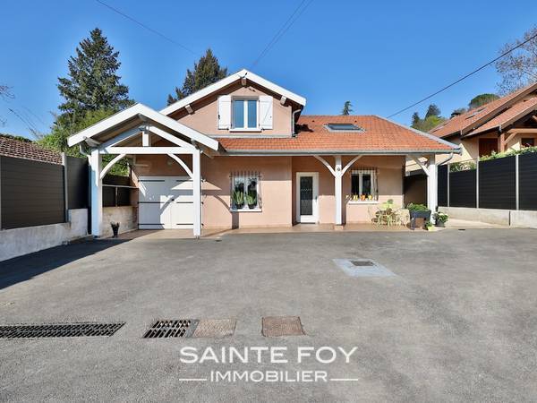 2023757 image8 - Sainte Foy Immobilier - Ce sont des agences immobilières dans l'Ouest Lyonnais spécialisées dans la location de maison ou d'appartement et la vente de propriété de prestige.