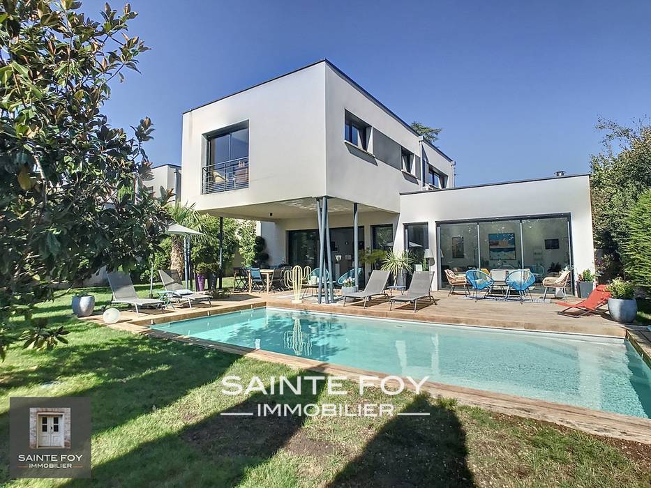2023794 image1 - Sainte Foy Immobilier - Ce sont des agences immobilières dans l'Ouest Lyonnais spécialisées dans la location de maison ou d'appartement et la vente de propriété de prestige.