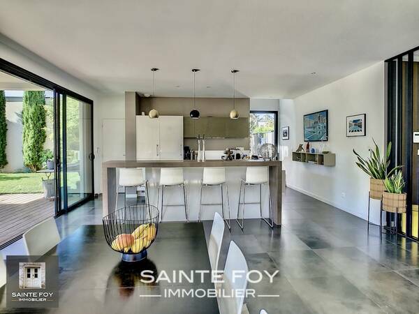 2023794 image4 - Sainte Foy Immobilier - Ce sont des agences immobilières dans l'Ouest Lyonnais spécialisées dans la location de maison ou d'appartement et la vente de propriété de prestige.