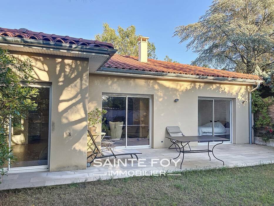 2024938 image1 - Sainte Foy Immobilier - Ce sont des agences immobilières dans l'Ouest Lyonnais spécialisées dans la location de maison ou d'appartement et la vente de propriété de prestige.