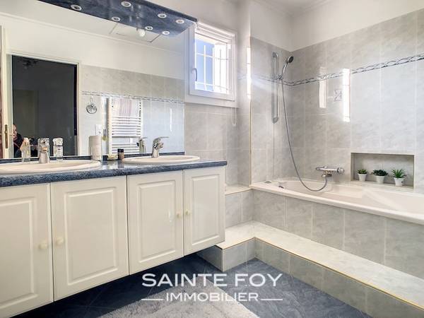 2024975 image7 - Sainte Foy Immobilier - Ce sont des agences immobilières dans l'Ouest Lyonnais spécialisées dans la location de maison ou d'appartement et la vente de propriété de prestige.