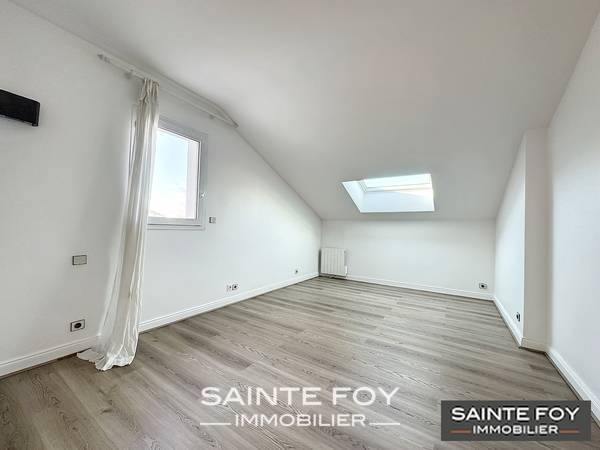 2024994 image7 - Sainte Foy Immobilier - Ce sont des agences immobilières dans l'Ouest Lyonnais spécialisées dans la location de maison ou d'appartement et la vente de propriété de prestige.