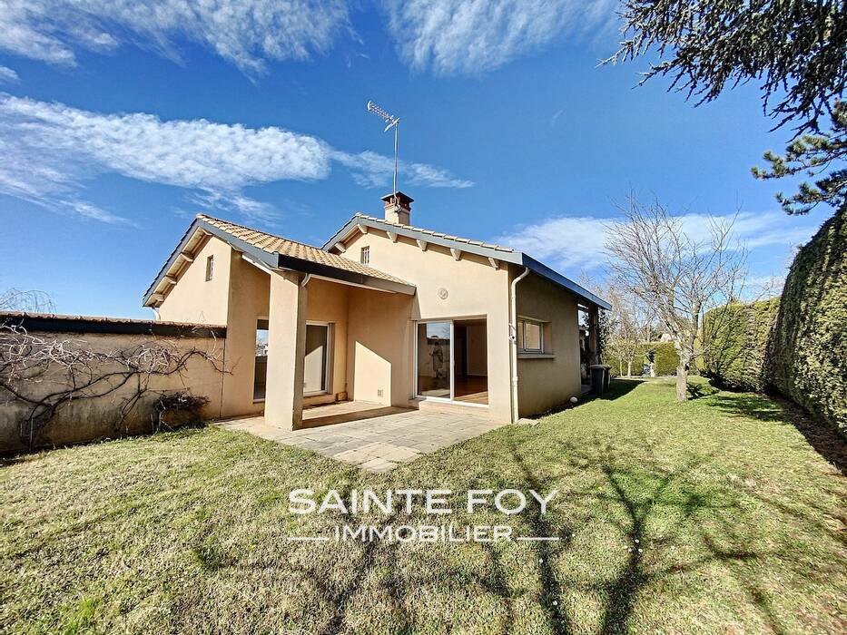 2024994 image1 - Sainte Foy Immobilier - Ce sont des agences immobilières dans l'Ouest Lyonnais spécialisées dans la location de maison ou d'appartement et la vente de propriété de prestige.