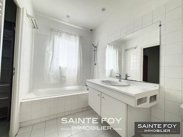 2024994 image6 - Sainte Foy Immobilier - Ce sont des agences immobilières dans l'Ouest Lyonnais spécialisées dans la location de maison ou d'appartement et la vente de propriété de prestige.