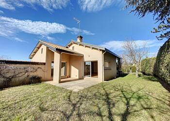 2024994 image1 - Sainte Foy Immobilier - Ce sont des agences immobilières dans l'Ouest Lyonnais spécialisées dans la location de maison ou d'appartement et la vente de propriété de prestige.