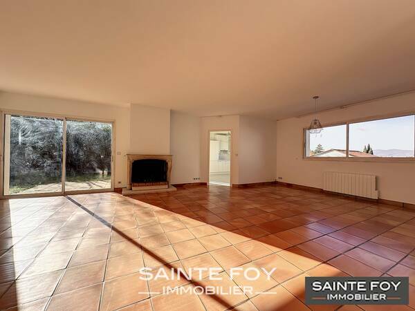 2024994 image3 - Sainte Foy Immobilier - Ce sont des agences immobilières dans l'Ouest Lyonnais spécialisées dans la location de maison ou d'appartement et la vente de propriété de prestige.