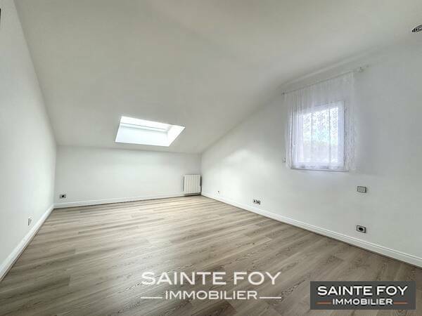 2024994 image8 - Sainte Foy Immobilier - Ce sont des agences immobilières dans l'Ouest Lyonnais spécialisées dans la location de maison ou d'appartement et la vente de propriété de prestige.