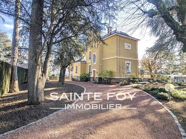 2025499 image1 - Sainte Foy Immobilier - Ce sont des agences immobilières dans l'Ouest Lyonnais spécialisées dans la location de maison ou d'appartement et la vente de propriété de prestige.
