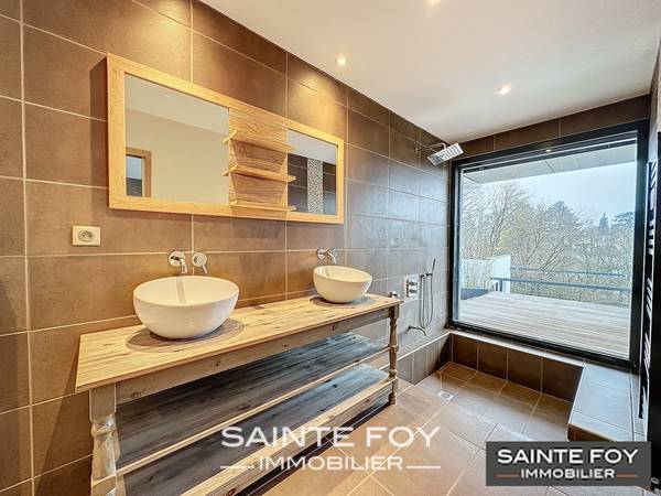 2024981 image9 - Sainte Foy Immobilier - Ce sont des agences immobilières dans l'Ouest Lyonnais spécialisées dans la location de maison ou d'appartement et la vente de propriété de prestige.