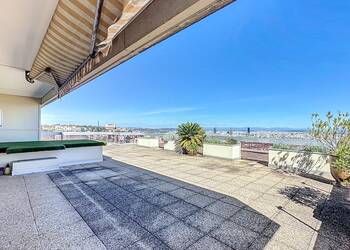 2025566 image1 - Sainte Foy Immobilier - Ce sont des agences immobilières dans l'Ouest Lyonnais spécialisées dans la location de maison ou d'appartement et la vente de propriété de prestige.