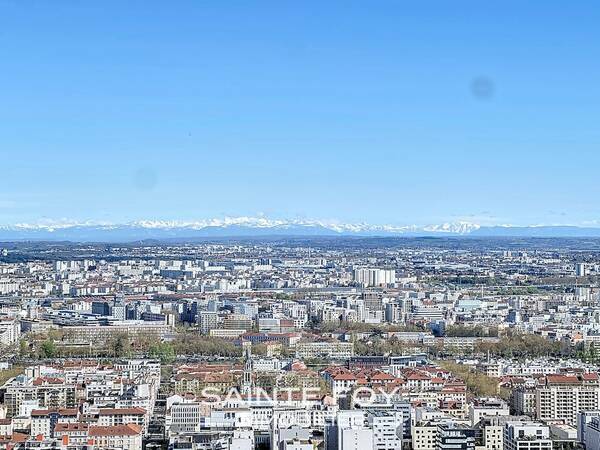 2025566 image3 - Sainte Foy Immobilier - Ce sont des agences immobilières dans l'Ouest Lyonnais spécialisées dans la location de maison ou d'appartement et la vente de propriété de prestige.