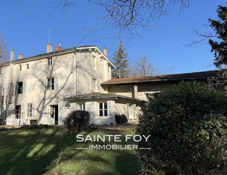 2025504 image1 - Sainte Foy Immobilier - Ce sont des agences immobilières dans l'Ouest Lyonnais spécialisées dans la location de maison ou d'appartement et la vente de propriété de prestige.