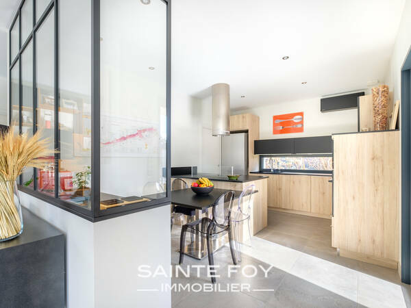 2025571 image4 - Sainte Foy Immobilier - Ce sont des agences immobilières dans l'Ouest Lyonnais spécialisées dans la location de maison ou d'appartement et la vente de propriété de prestige.