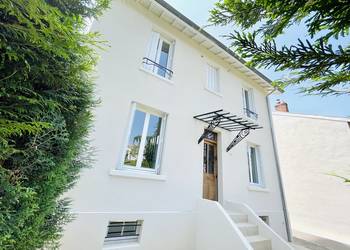 2025584 image1 - Sainte Foy Immobilier - Ce sont des agences immobilières dans l'Ouest Lyonnais spécialisées dans la location de maison ou d'appartement et la vente de propriété de prestige.