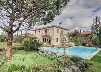 2025634 image1 - Sainte Foy Immobilier - Ce sont des agences immobilières dans l'Ouest Lyonnais spécialisées dans la location de maison ou d'appartement et la vente de propriété de prestige.