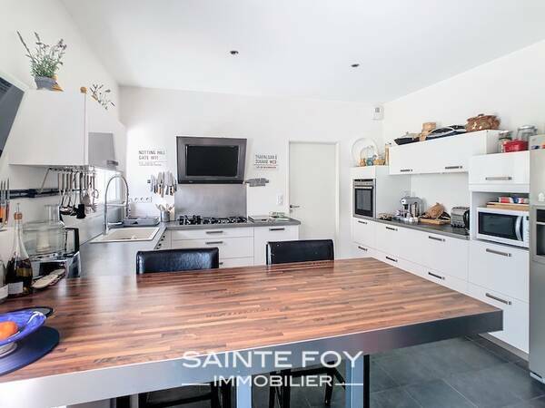 2025634 image3 - Sainte Foy Immobilier - Ce sont des agences immobilières dans l'Ouest Lyonnais spécialisées dans la location de maison ou d'appartement et la vente de propriété de prestige.