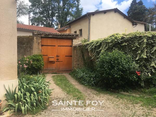 2025618 image2 - Sainte Foy Immobilier - Ce sont des agences immobilières dans l'Ouest Lyonnais spécialisées dans la location de maison ou d'appartement et la vente de propriété de prestige.