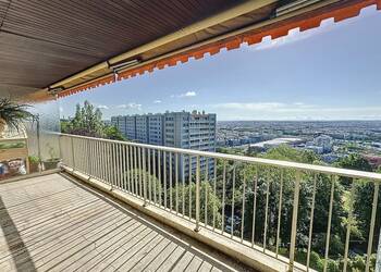 2025657 image1 - Sainte Foy Immobilier - Ce sont des agences immobilières dans l'Ouest Lyonnais spécialisées dans la location de maison ou d'appartement et la vente de propriété de prestige.