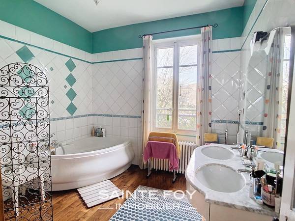 2025648 image8 - Sainte Foy Immobilier - Ce sont des agences immobilières dans l'Ouest Lyonnais spécialisées dans la location de maison ou d'appartement et la vente de propriété de prestige.