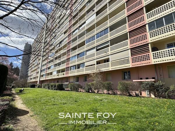 2025702 image9 - Sainte Foy Immobilier - Ce sont des agences immobilières dans l'Ouest Lyonnais spécialisées dans la location de maison ou d'appartement et la vente de propriété de prestige.