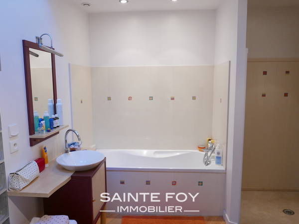 9016 image8 - Sainte Foy Immobilier - Ce sont des agences immobilières dans l'Ouest Lyonnais spécialisées dans la location de maison ou d'appartement et la vente de propriété de prestige.