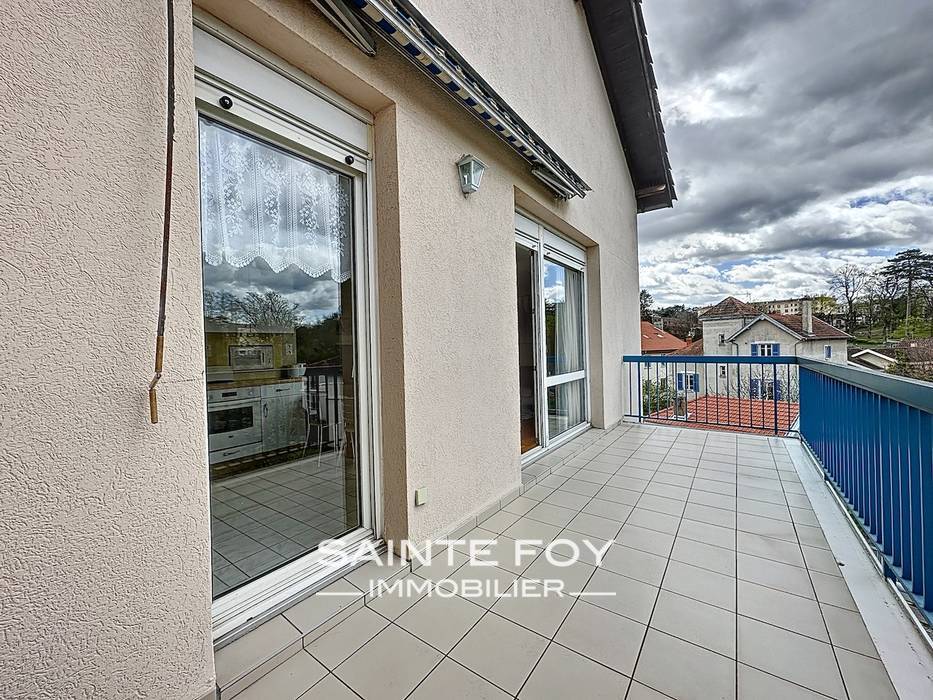 2025695 image1 - Sainte Foy Immobilier - Ce sont des agences immobilières dans l'Ouest Lyonnais spécialisées dans la location de maison ou d'appartement et la vente de propriété de prestige.