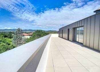 2025731 image1 - Sainte Foy Immobilier - Ce sont des agences immobilières dans l'Ouest Lyonnais spécialisées dans la location de maison ou d'appartement et la vente de propriété de prestige.