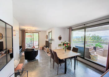 2025759 image1 - Sainte Foy Immobilier - Ce sont des agences immobilières dans l'Ouest Lyonnais spécialisées dans la location de maison ou d'appartement et la vente de propriété de prestige.