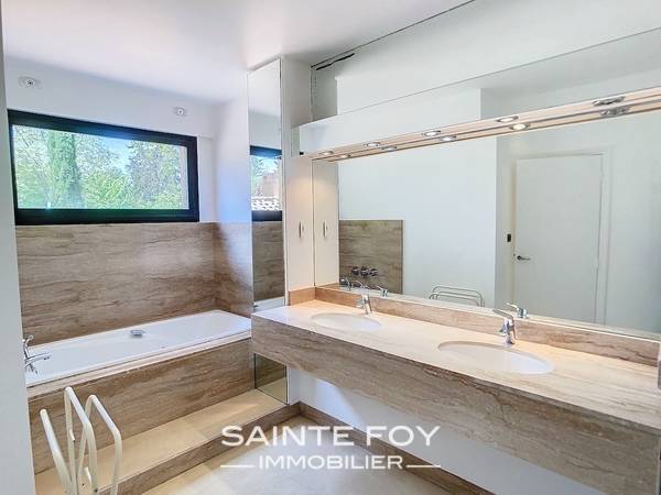 2025740 image8 - Sainte Foy Immobilier - Ce sont des agences immobilières dans l'Ouest Lyonnais spécialisées dans la location de maison ou d'appartement et la vente de propriété de prestige.
