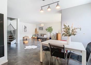 2025776 image1 - Sainte Foy Immobilier - Ce sont des agences immobilières dans l'Ouest Lyonnais spécialisées dans la location de maison ou d'appartement et la vente de propriété de prestige.