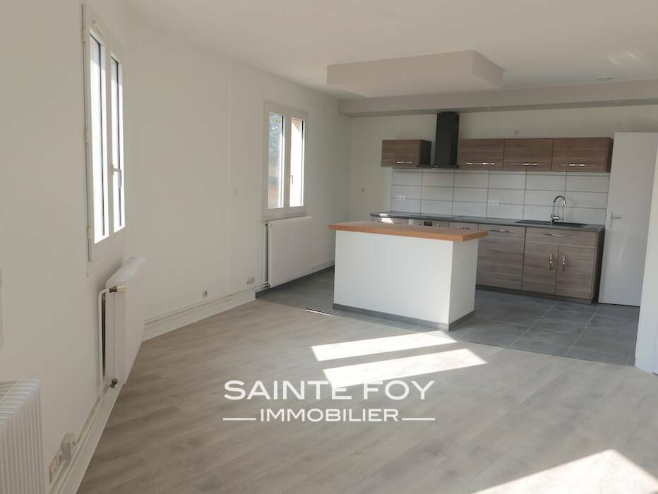 2025805 image1 - Sainte Foy Immobilier - Ce sont des agences immobilières dans l'Ouest Lyonnais spécialisées dans la location de maison ou d'appartement et la vente de propriété de prestige.