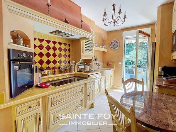 2025810 image6 - Sainte Foy Immobilier - Ce sont des agences immobilières dans l'Ouest Lyonnais spécialisées dans la location de maison ou d'appartement et la vente de propriété de prestige.