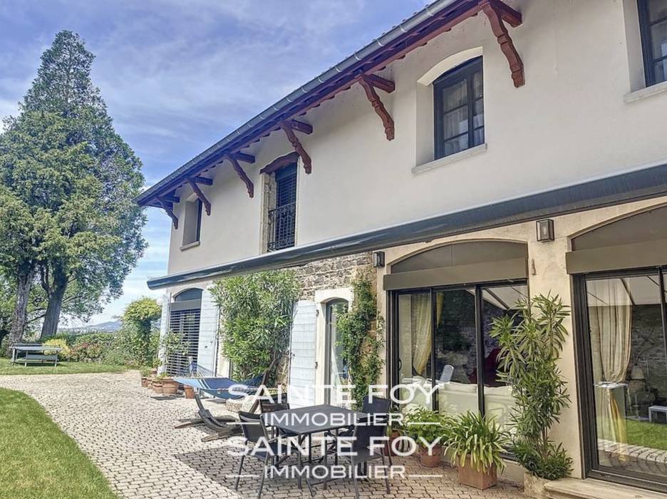 2025930 image1 - Sainte Foy Immobilier - Ce sont des agences immobilières dans l'Ouest Lyonnais spécialisées dans la location de maison ou d'appartement et la vente de propriété de prestige.