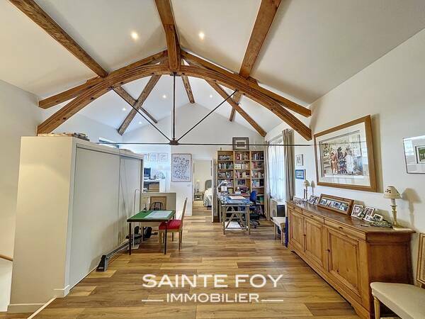 2025930 image6 - Sainte Foy Immobilier - Ce sont des agences immobilières dans l'Ouest Lyonnais spécialisées dans la location de maison ou d'appartement et la vente de propriété de prestige.